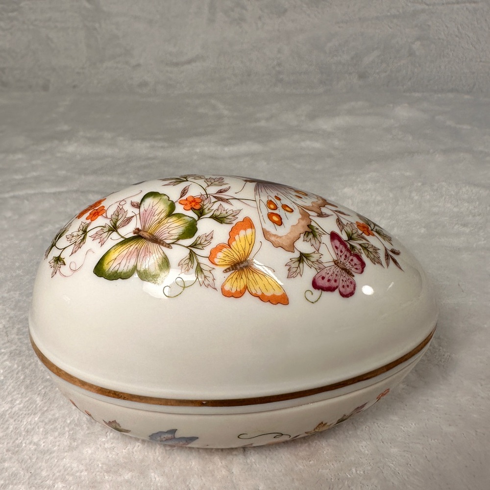 Vintage 2 Avon Butterfly Fantasy Porcelain Treasure Eggs 22K Trim 1974 Japan - Picture 2 of 14